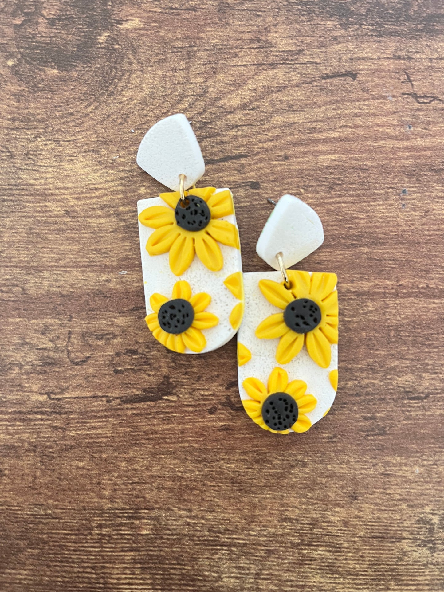 White sunflower Fall Earrings  1955