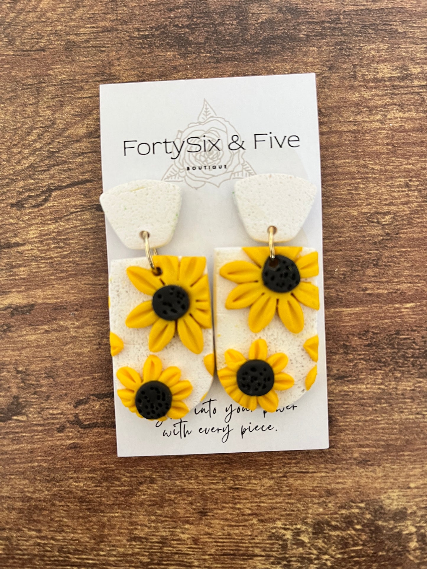 White sunflower Fall Earrings  1955